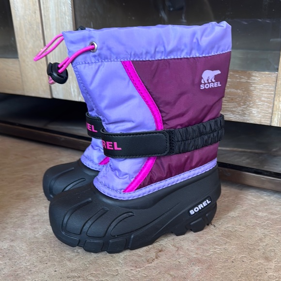 Sorel Purple and Black Winter Boots-Toddler Size 10- worn once! - Picture 2 of 5